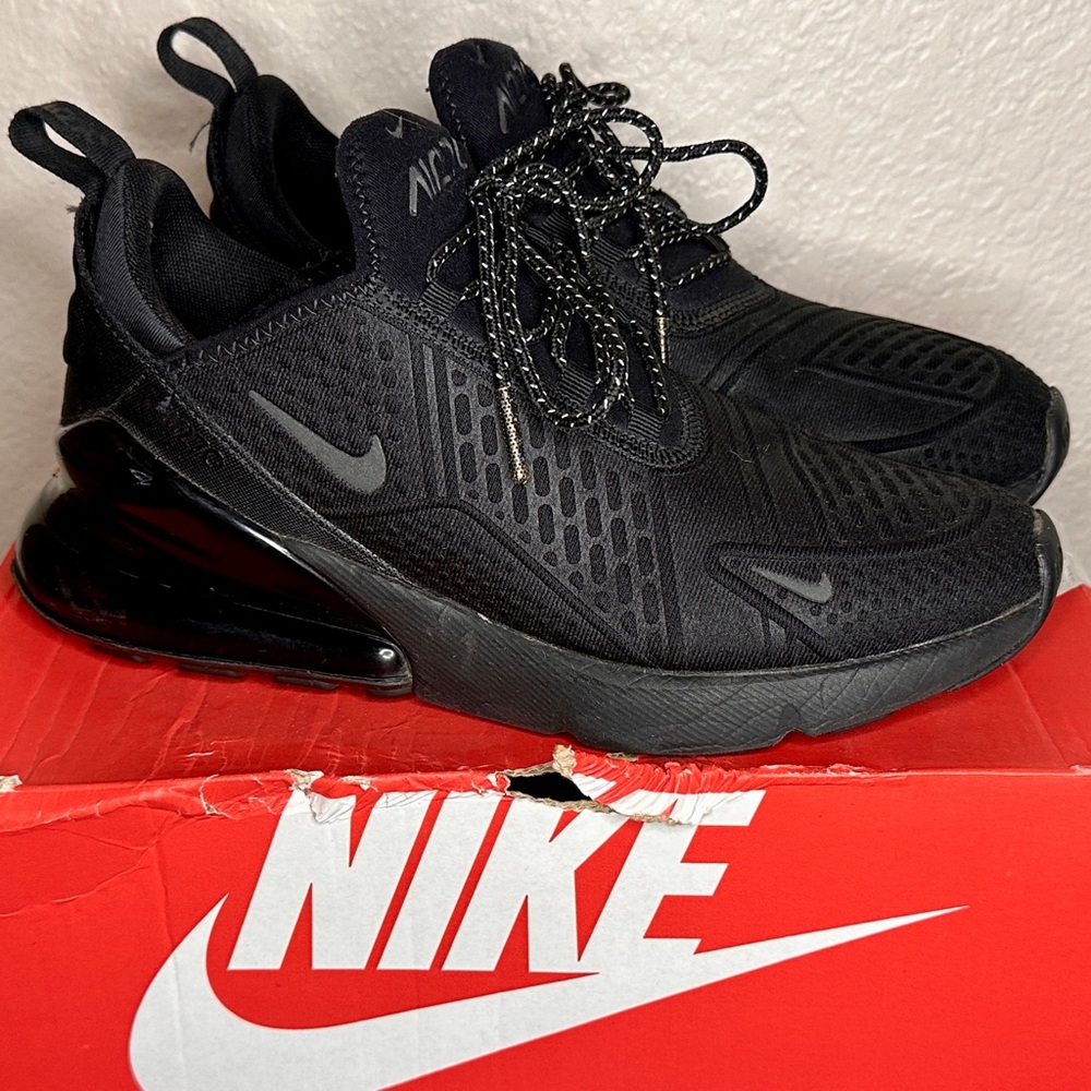 Nike Air Max 270 SE (GS) 6Y Sneakers